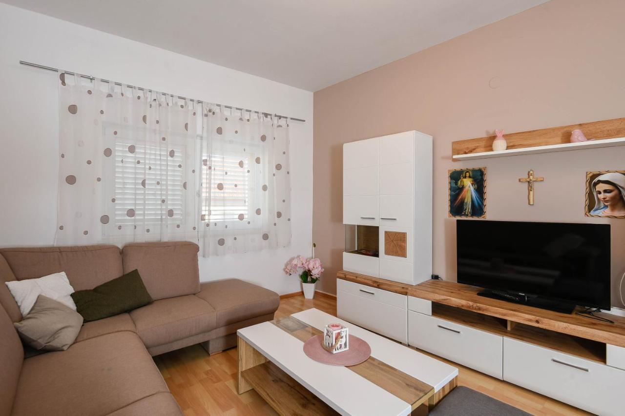 Apartments Karla Orebić Buitenkant foto