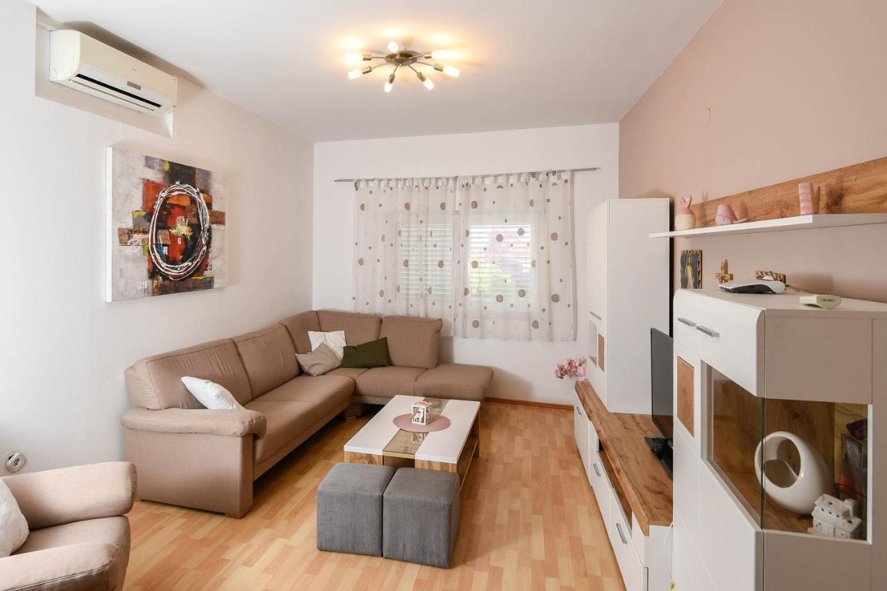 Apartments Karla Orebić Buitenkant foto