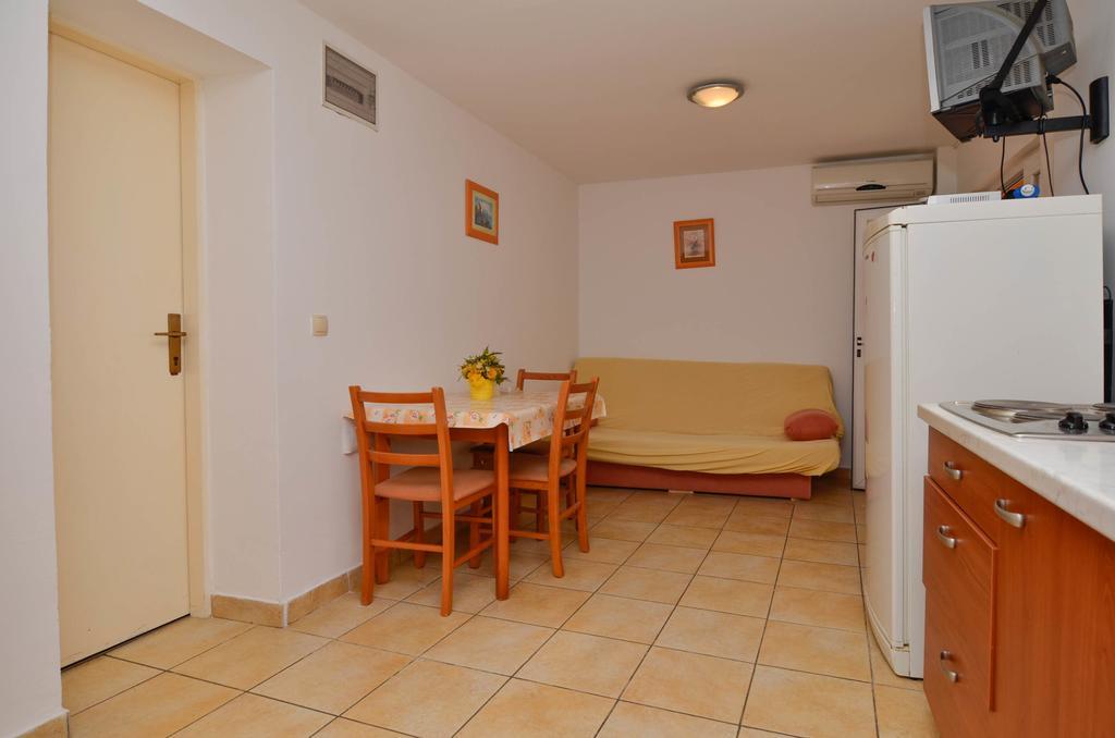 Apartments Karla Orebić Kamer foto
